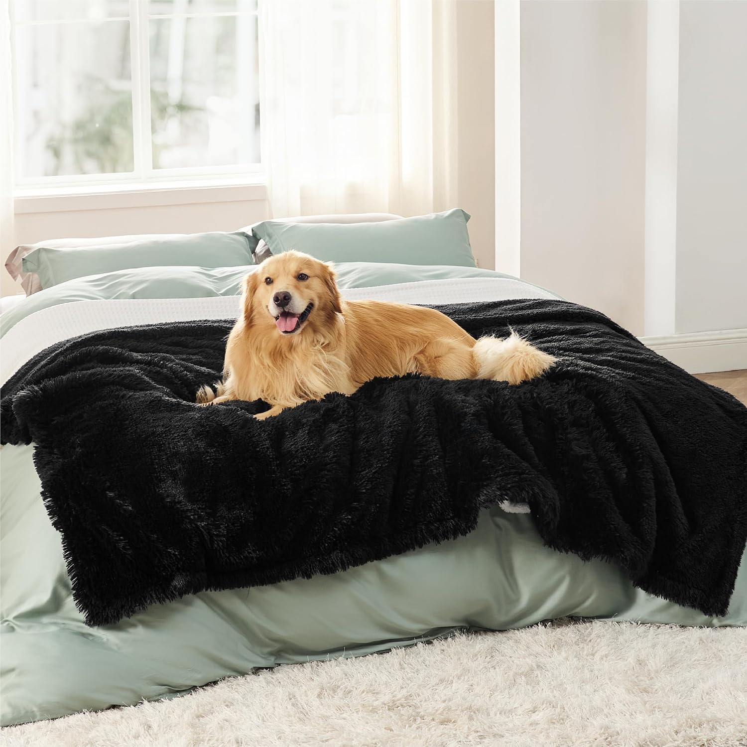 Waterproof Dog Blanket for Large Dogs, Reversible Faux Fur Pet Throw for Bed and Couch Protection, 60 x 80 Inches