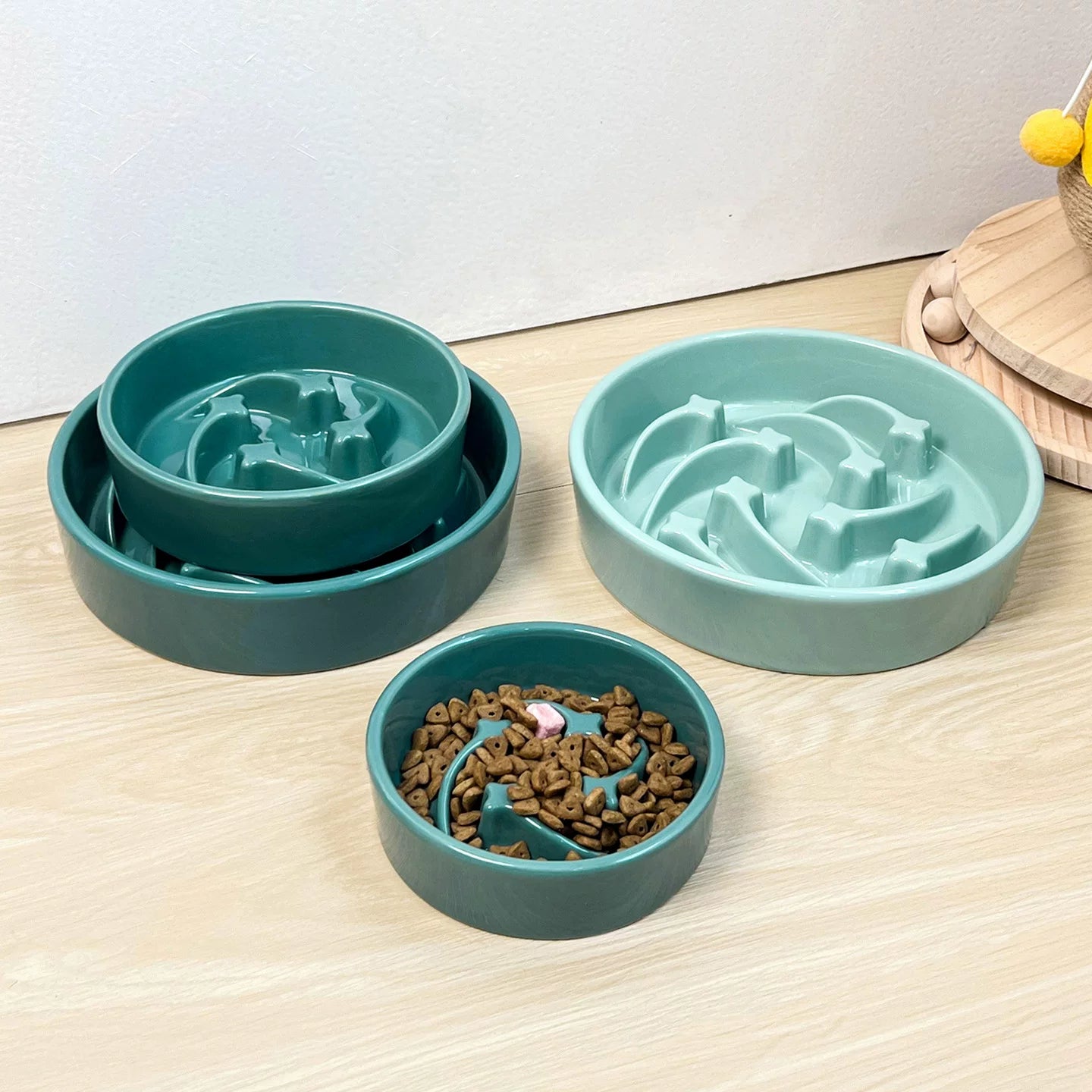 Pomdsds | Raised Ceramic Pet Feeding Bowl for Cats and Small to Medium Dogs